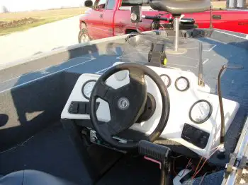 buying a used boat in Missouri