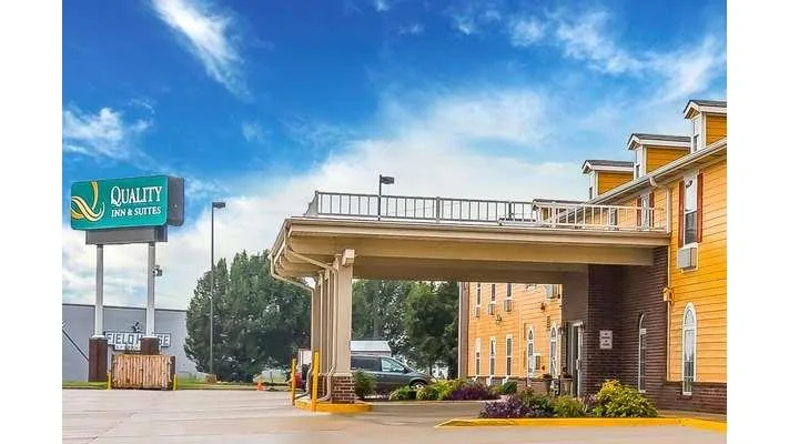 Quality Inn & Suites Chesterfield Village