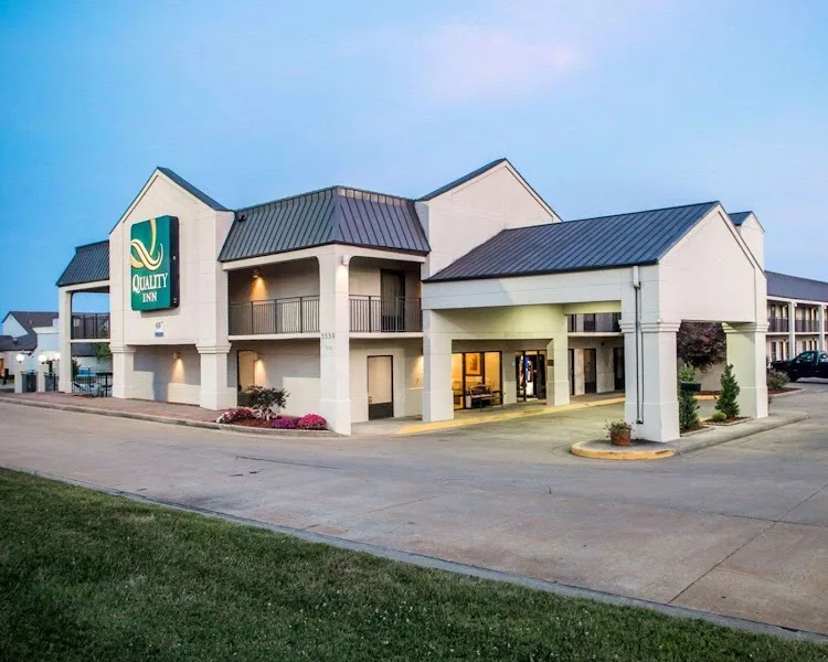 Quality Inn US65 & E Battlefield Rd Springfield