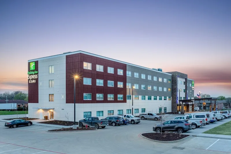 Holiday Inn Express & Suites Springfield North by IHG