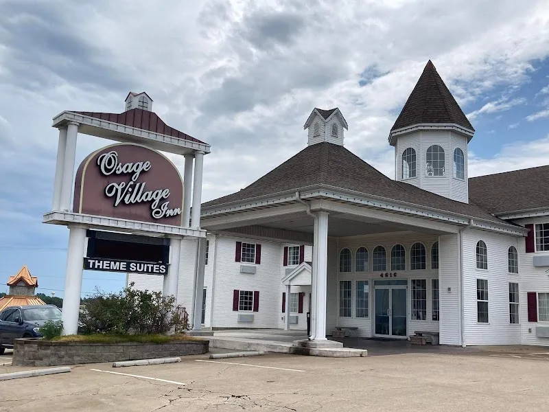 Osage Village Inn Near Lake Ozarks US 54