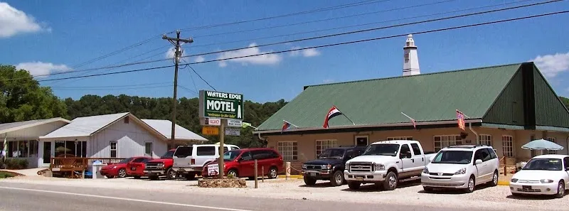 Waters Edge Motel