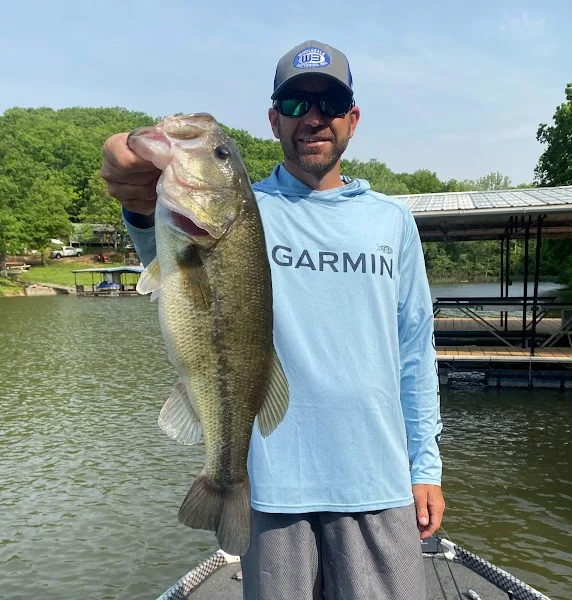 Casey Scanlon's Elite Lake of The Ozarks Guide Service