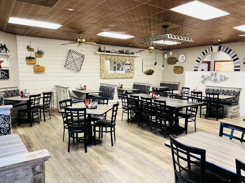 Rusty Rooster Cafe
