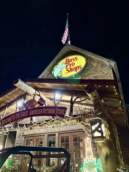 Bass Pro Shops/Cabela’s Boating Center