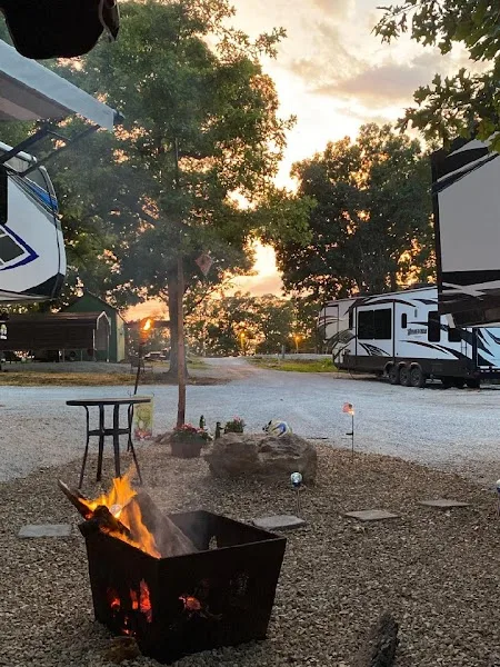Hilltop Hideaway Campground