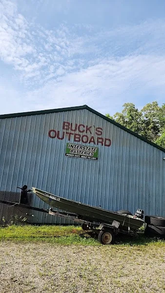 Buck's Outboard Motors