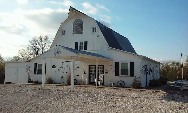 Young's Lodge on The Chariton
