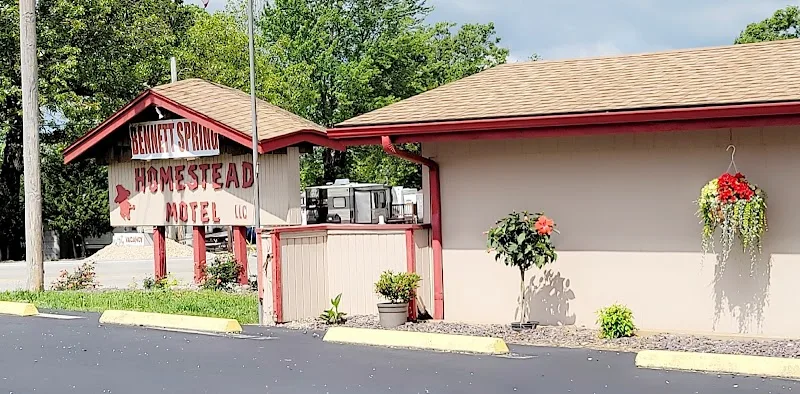 Bennett Spring Homestead Motel