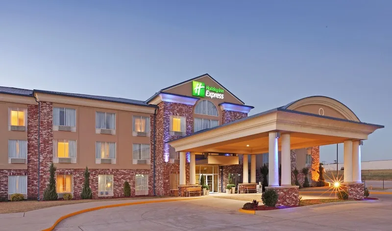 Holiday Inn Express & Suites Mountain Home by IHG